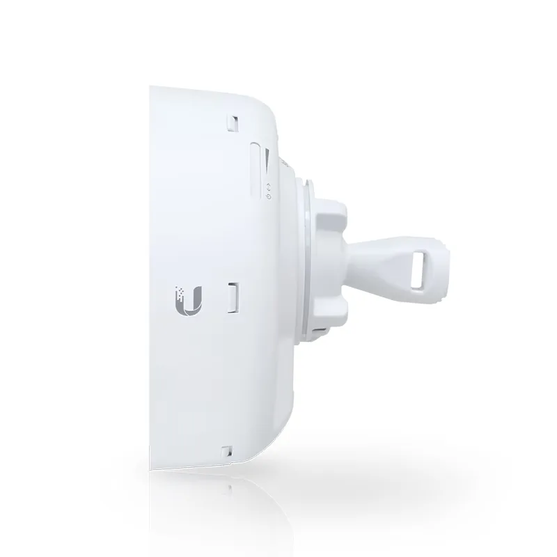 airMAX IsoBeam 16 Isolator Radome vista 3